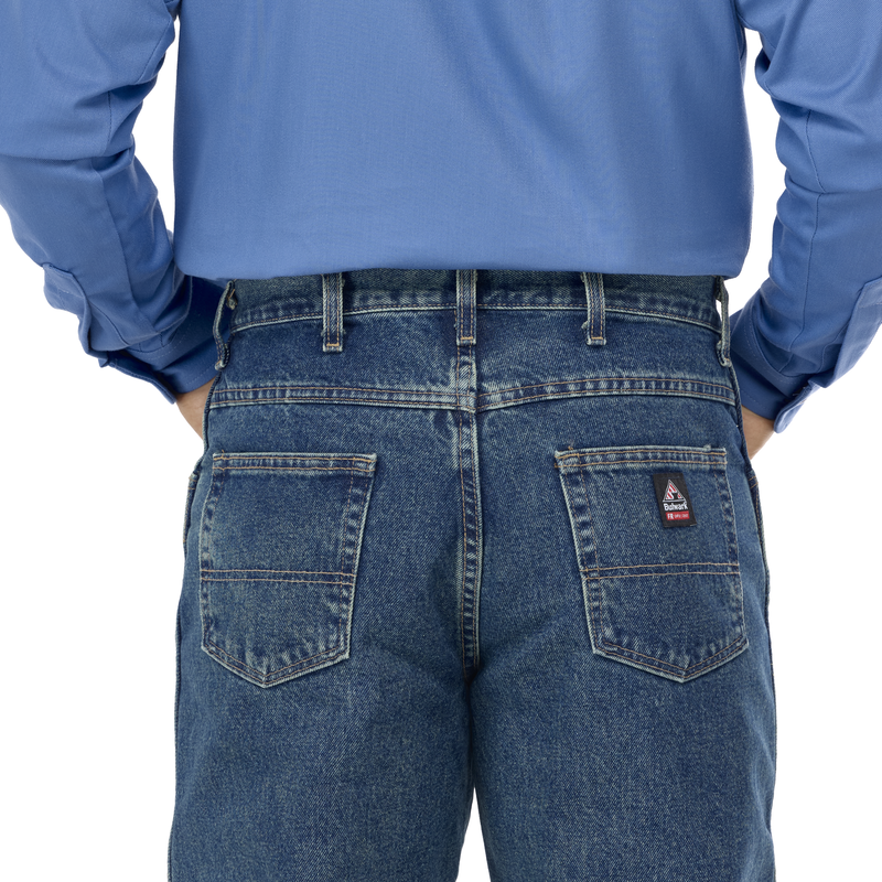 Men's Loose FR Stonewashed Jean image number 16