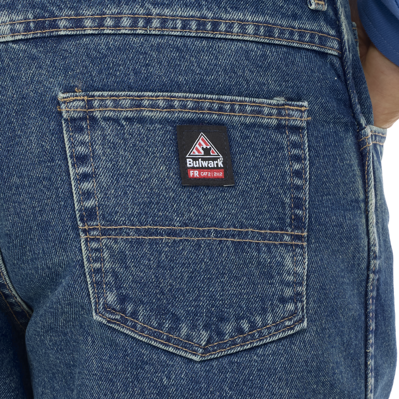 Men's Loose FR Stonewashed Jean image number 15